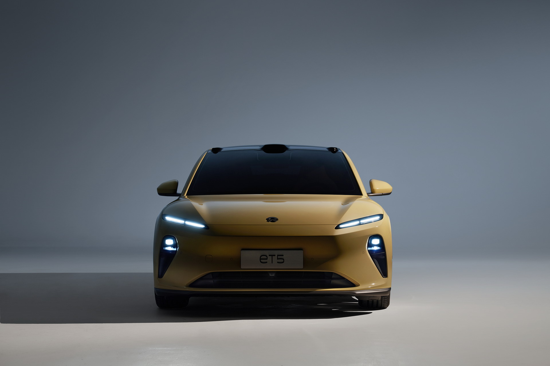 2023-Nio-ET5-Electric-Sedan-11.jpg