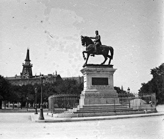 d033d0de75c243adb5c6166e5e02e061.jpg